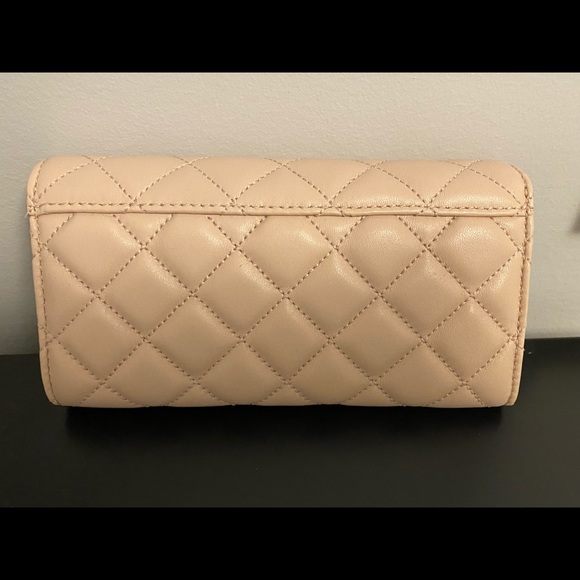 Michael Kors Astrid Carry All Leather Wallet - Picture 5 of 6